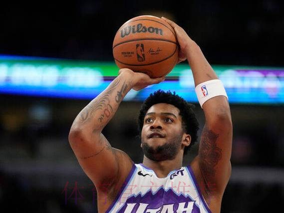 29年来NBA最狂板凳匪徒诞生,爵士小将单场轰43分写神纪录 29年来NBA最狂板凳匪徒诞生,爵士小将单场轰43分写神纪录